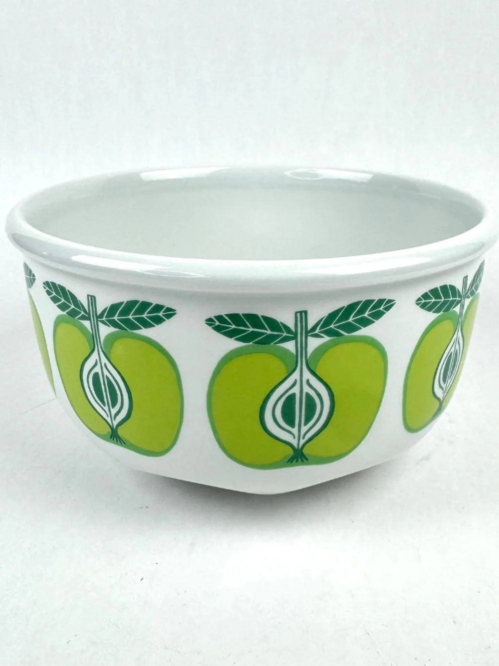 Vintage 1960s Arabia Finland Pomona Green Apple 7” Round Vegetable Mixing Bowl